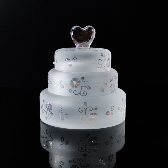 Trinket Box, Heavy Glass Wedding Cake, Vintage Collectibles - Picture 1 of 10